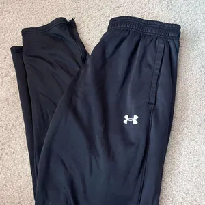 Under Armour Sweatpants Black thumbnail 1