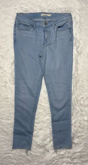Levi’s 711 Skinny Jeans Light Wash Raw Hem Stretch Denim Pants Size 28 W28 thumbnail 1