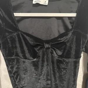Hollister velvet long sleeve sweetheart top size medium thumbnail 3