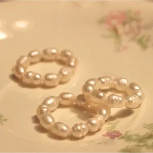 Elastic Pearl Ring White thumbnail 1