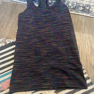 Lululemon‎ swiftly tank top in size 2 thumbnail 4