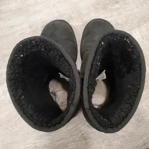 Ugg Black Classic Short II Boots Women's Size 8 thumbnail 6