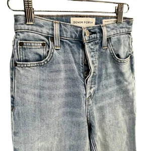 Aritizia Denim Forum The Arlo High Rise Straight Jeans 23‎ Button Fly Organic thumbnail 2