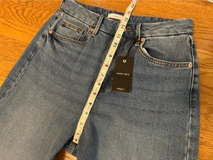 Forever 21 curvy 90’s straight leg jeans size 28 thumbnail 8
