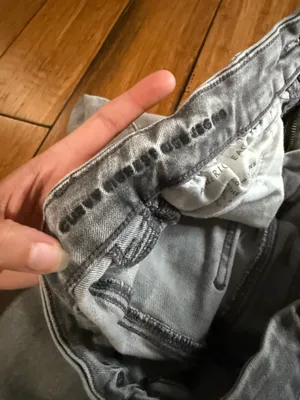 American Eagle Curvy Mom Jeans thumbnail 3