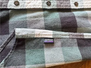 Patagonia women's Mint & Dark Green Plaid Button-Down Shirt thumbnail 4