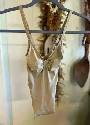 New SKIMS Seamless Sculpt Thong Bodysuit Shapewear Medium Clay Beige w Box $70 thumbnail 1