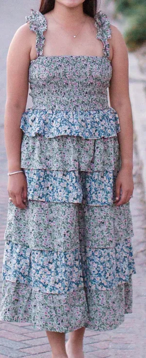 Moodie Tiered Dress Size M thumbnail 1