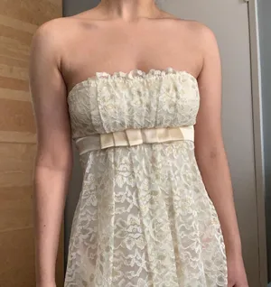 Strapless Bubble Hem Butter Yellow Lace Formal Dress Size 2 thumbnail 1