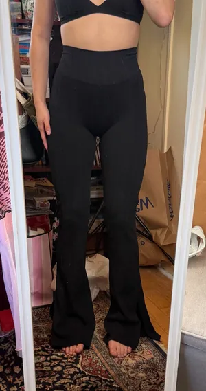 seamless flare pants thumbnail 1