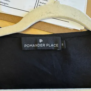 Pomander Place‎ V-Neck Smocked Cuff Poplin Top Y20953T Small Black Casual thumbnail 5