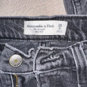 Abercrombie & Fitch The Straight Mid Rise Jeans size 28 6 thumbnail 4
