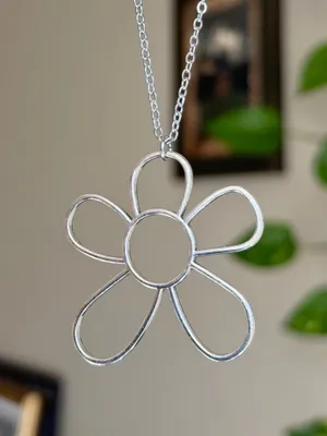 Handmade Kawaii cute retro y2k style silver tone big flower necklace 🌼 thumbnail 3