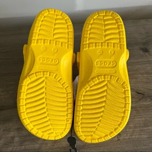 CROCS NEW Unisex Ralen Yellow Clog Size 8 or 10 #B1866 thumbnail 5
