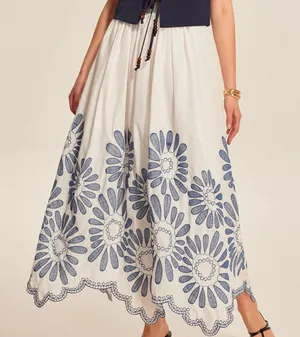 Commense Embroidered Scalloped Hem Skirt size small thumbnail 1