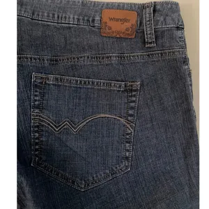 Wrangler Bootcut Blue Rinsed Distressed Denim Jeans Women’s 18 Long Loose stitch thumbnail 2