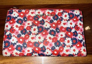 Michael Kors Wallet thumbnail 1