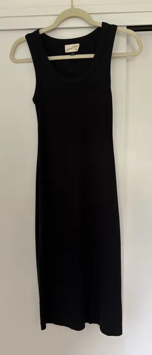 Ribbed knit midi dress thumbnail 1