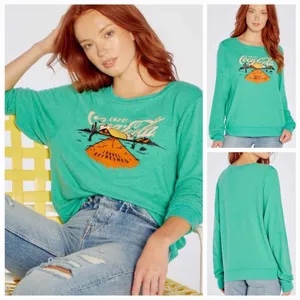 NWT WILDFOX Travel Refreshed Graphic Sweatshirt In Hollywood Green thumbnail 2