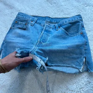 Levis 501 HR Cut Off Denim Shorts 28 Boho Festival Beach Indie Summer Resort thumbnail 4