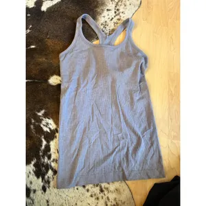 LULULEMON Ebb to Street Tank Top Light Support Size 4‎ thumbnail 2