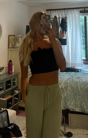 Black Feathered Top Size XS thumbnail 2