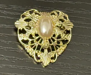 Lovely Vintage Brooch Faux Pearl Cabochon Filigree Gold Tone Heart thumbnail 2