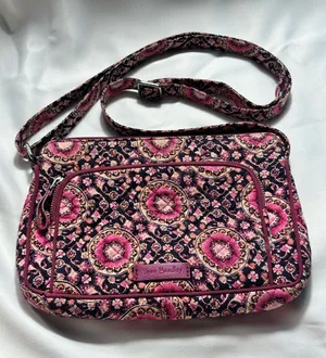 D6. Vera Bradley Pink Medallion Crossbody Bag thumbnail 1