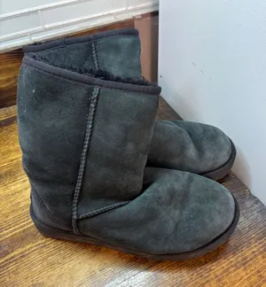 UGG Black‎ Boots Size 6 Black thumbnail 1