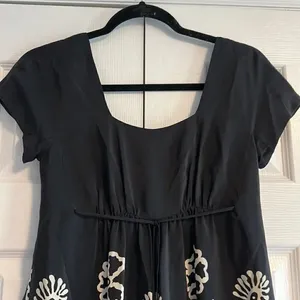 Anna Sui Anthropologie Women’s Black & Cream Floral Short-sleeve Flowy Dress thumbnail 2