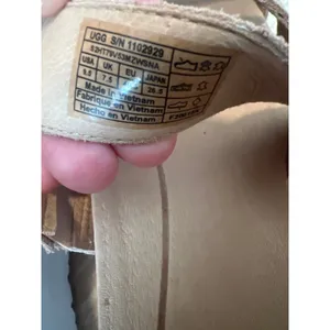 UGG Braelynn Metallic Gold Leather Straps Platform Sandal Womens Size U.S. 9.5 thumbnail 4