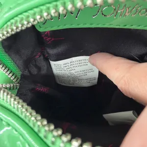 Betsey Johnson Gummy Bear Green Novelty Crossbody Bag Purse‎ thumbnail 3