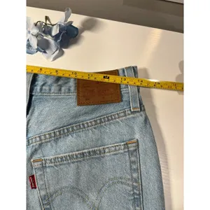 Levis Premium 501‎ Original Shorts Light Wash Distressed Cut Off W27 56327-0086 thumbnail 11