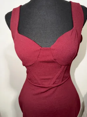 New Windsor Crepe Bodycon Mini Dress Size Medium thumbnail 3