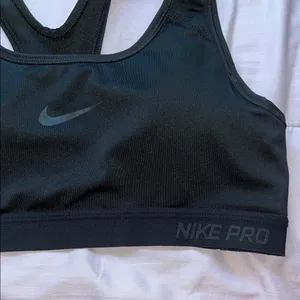 Nike Pro Women's Black Sports Bra thumbnail 3