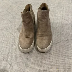 Very G Taupe Hidden Wedge Slip On Sneaker Booties Women’s 9 thumbnail 3