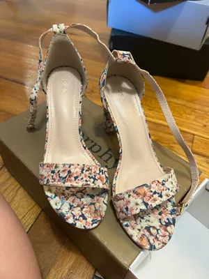 Heels Multiple Size 6 thumbnail 1