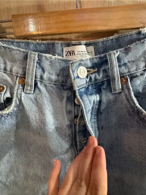 Zara High Rise Button Fly Light Wash Straight Jeans Size 2 thumbnail 2