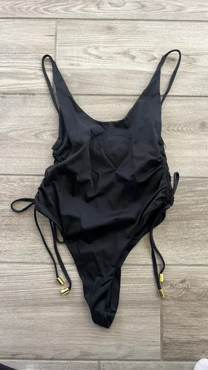 One Piece Black  Bikini thumbnail 3