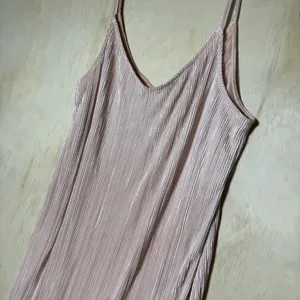 Aeropostale Pink Pleated Slip Dress Women's Medium Satin Shimmer Cami Midi Dress thumbnail 2