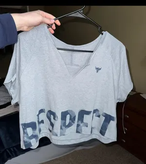 Under Armour top thumbnail 1