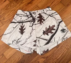 Rf wear white camo shorts Size M thumbnail 1