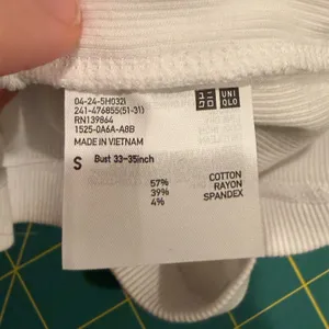 Uniqlo White Long Sleeve Shirt thumbnail 2