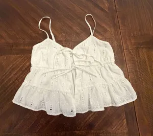 White top thumbnail 1
