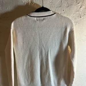 Old Navy Cream and Black Cardigan Sweater with V-Neck and Textured Knit thumbnail 8