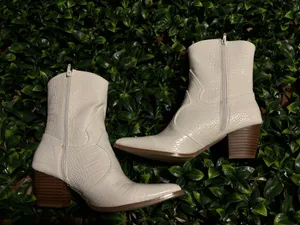 COCONUTS BY MATISSE | WOMENS Bambi Snake Pointed Toe Zippered Cowboy Booties Size 9 thumbnail 2