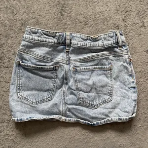 Pacsun Bella Mini Denim Skirt Light Wash Causal Edgy Basic Chic size 26 thumbnail 2