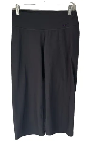 Nike‎ Dri-Fit Women's Size Small Grey Cropped Wide Leg Pants thumbnail 1