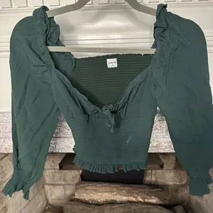Aritzia Sunday Best Green Smocked Crop Top Puff Sleeve Cottagecore Romantic XS thumbnail 1