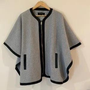 Marc New York Gray Wool Faux Leather Trim Poncho Size Medium Preppy Retro thumbnail 1